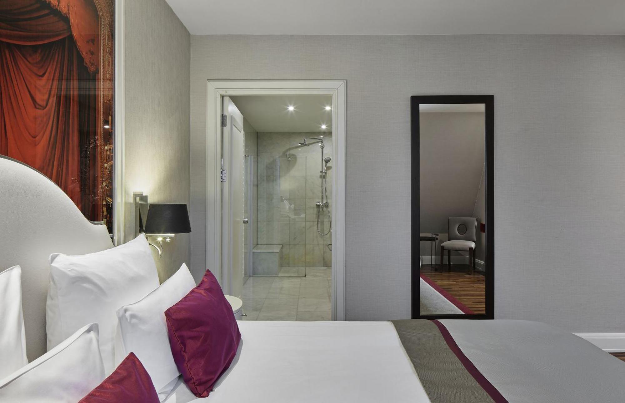 ไททานิค เกนดาร์เมนมาร์ค เบอร์ลิน โฮเทล Hotel ภายนอก รูปภาพ A room at the hotel