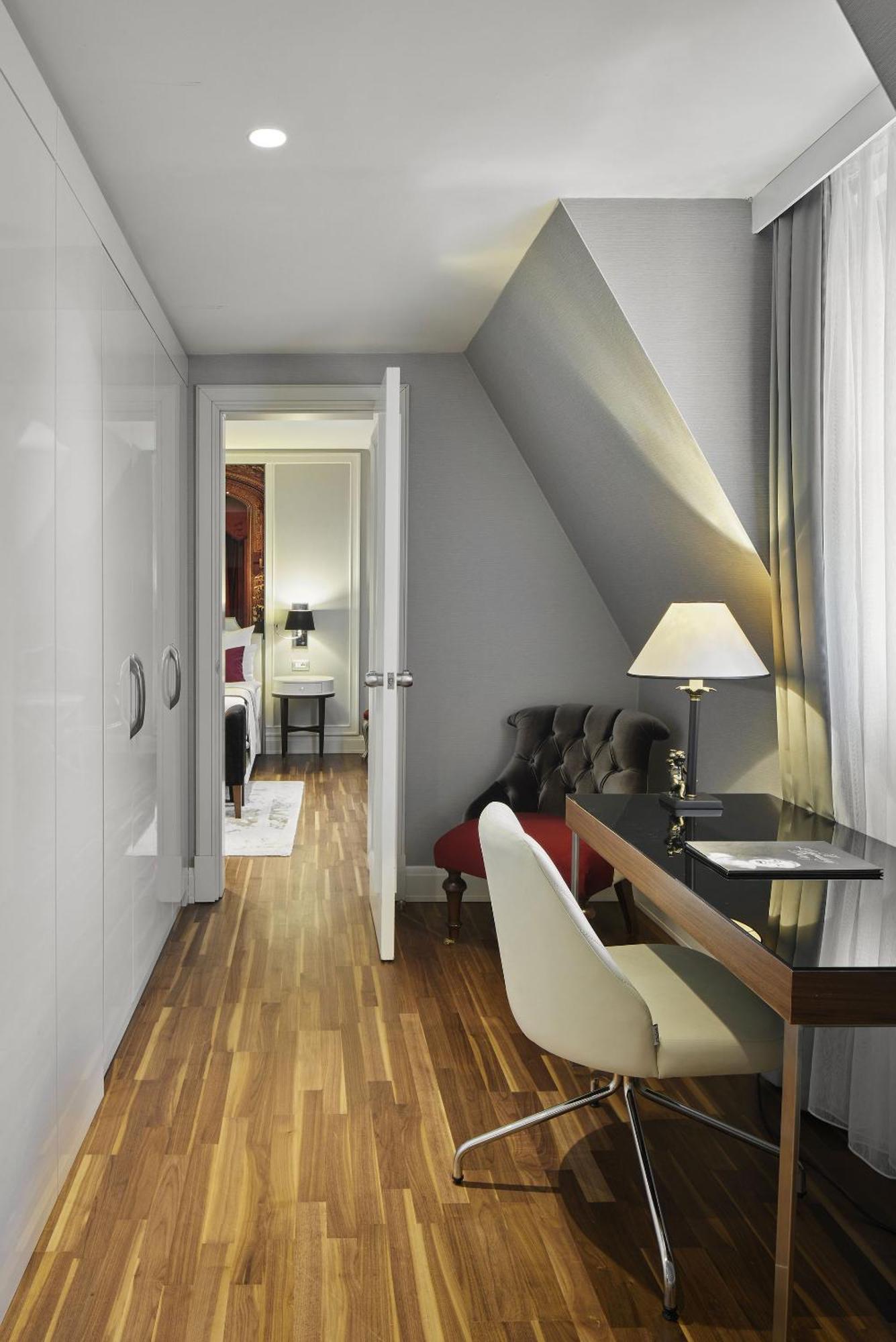 ไททานิค เกนดาร์เมนมาร์ค เบอร์ลิน โฮเทล Hotel ภายนอก รูปภาพ A room at the hotel