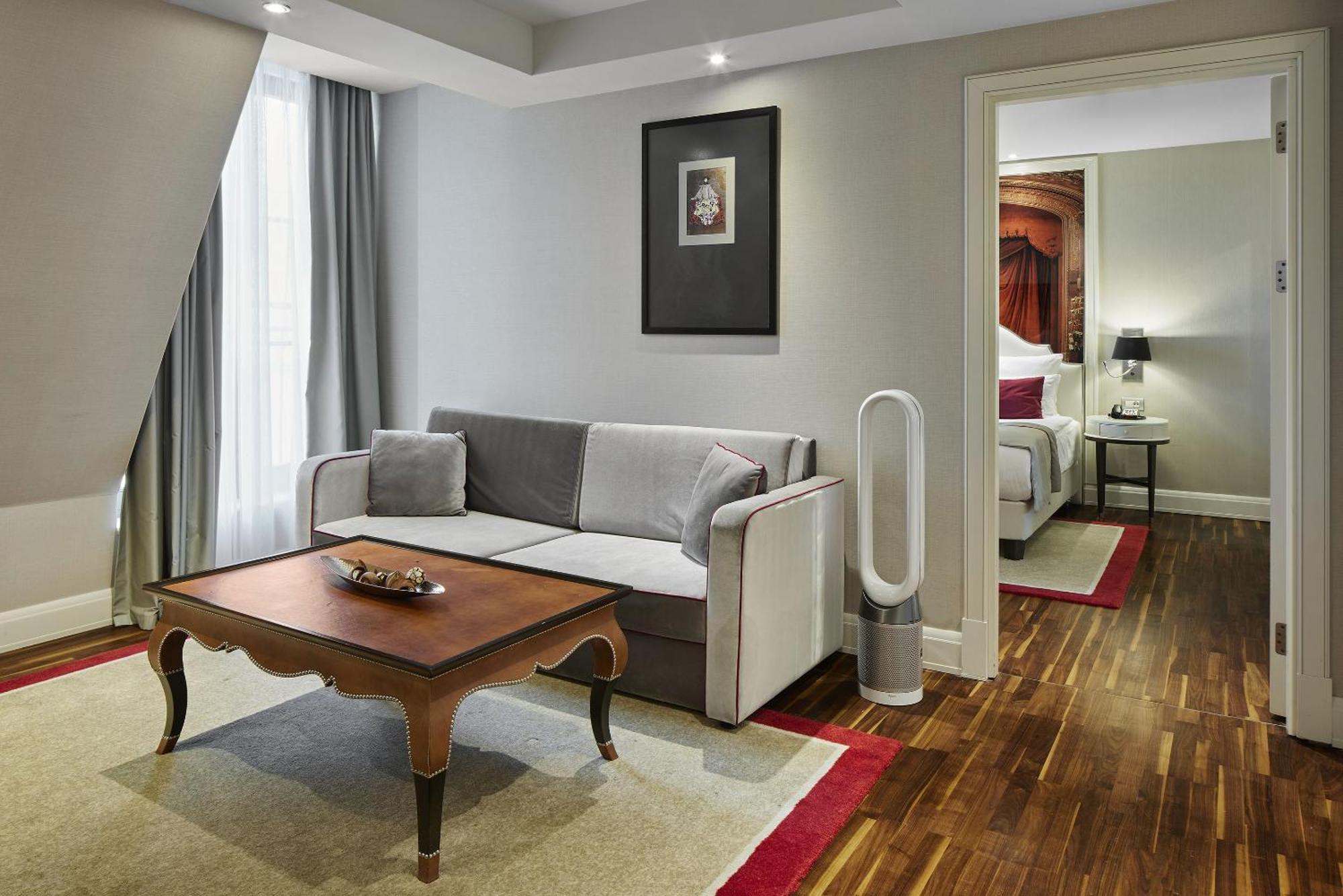ไททานิค เกนดาร์เมนมาร์ค เบอร์ลิน โฮเทล Hotel ภายนอก รูปภาพ Suite at the Hotel