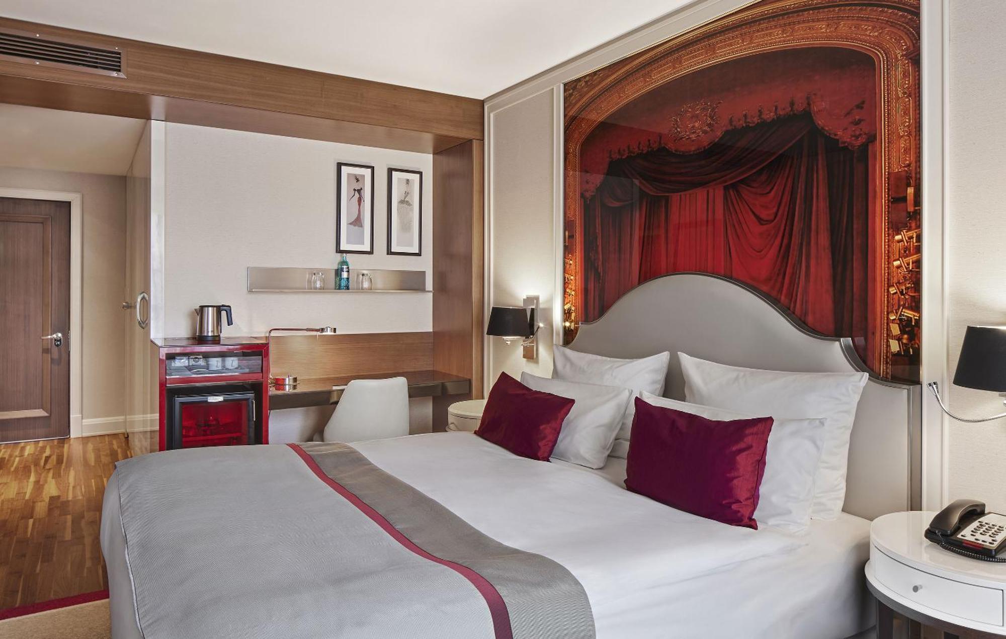 ไททานิค เกนดาร์เมนมาร์ค เบอร์ลิน โฮเทล Hotel ภายนอก รูปภาพ A room at the hotel
