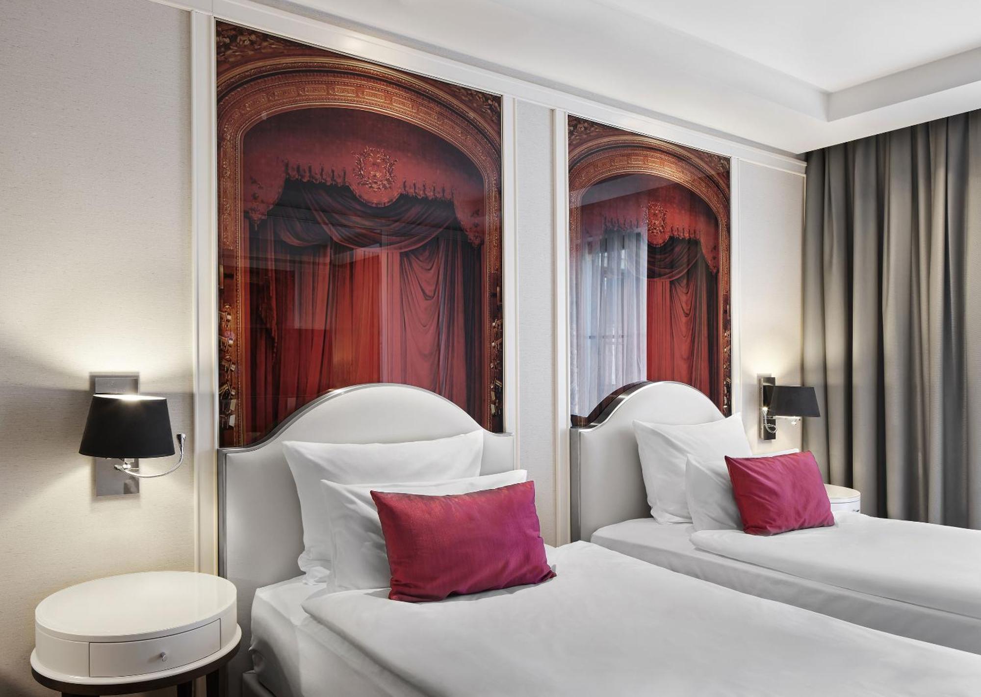 ไททานิค เกนดาร์เมนมาร์ค เบอร์ลิน โฮเทล Hotel ภายนอก รูปภาพ A room at the hotel