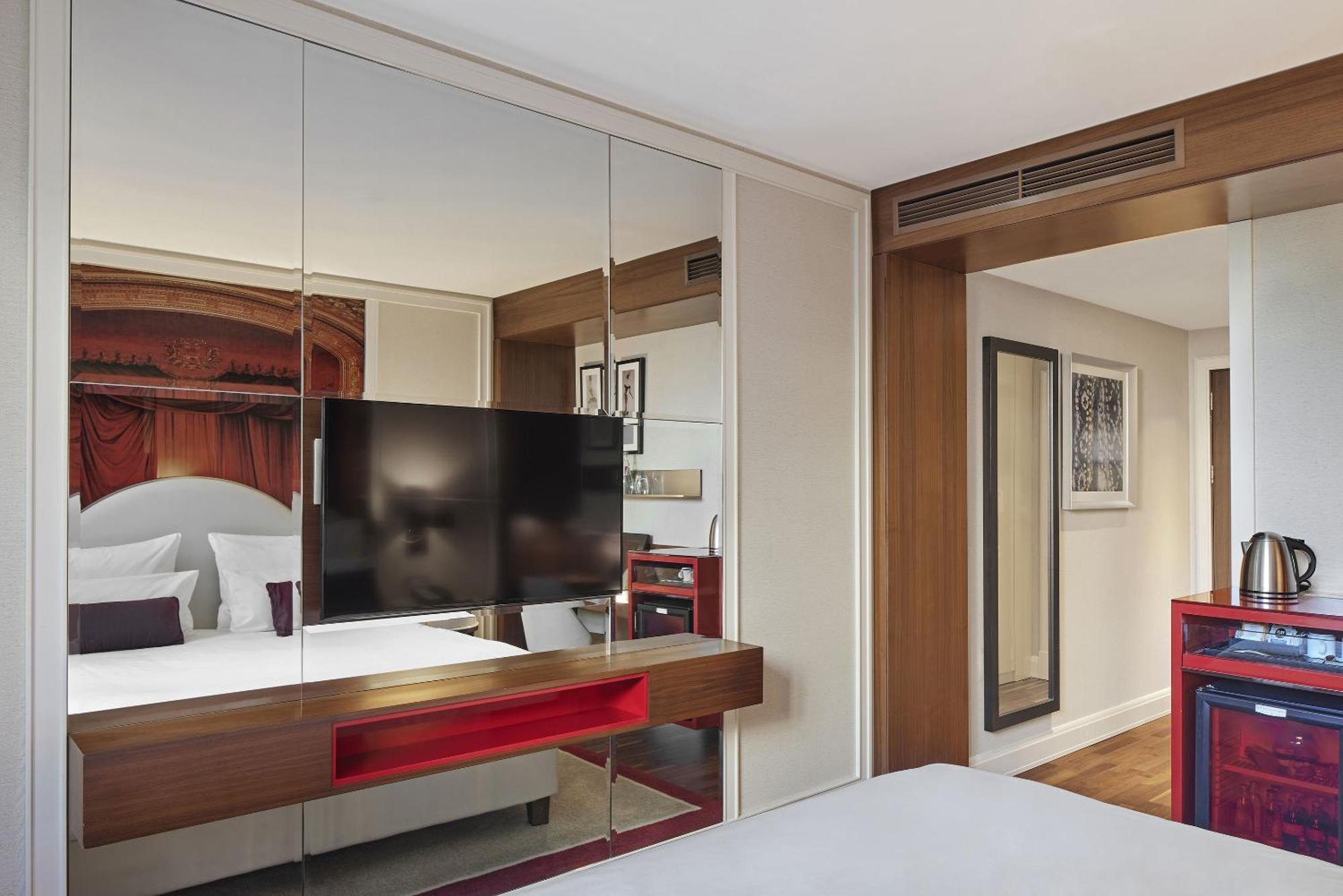 ไททานิค เกนดาร์เมนมาร์ค เบอร์ลิน โฮเทล Hotel ภายนอก รูปภาพ A room at the hotel