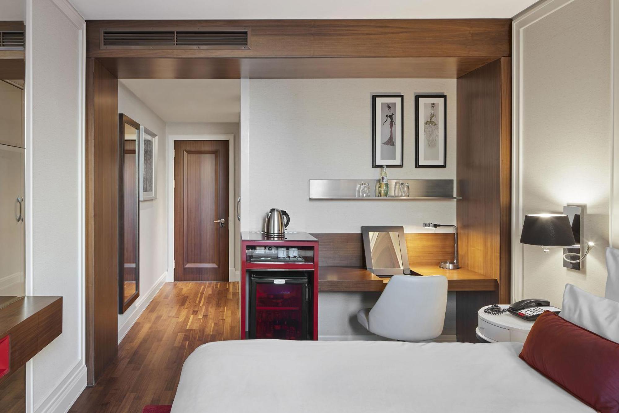 ไททานิค เกนดาร์เมนมาร์ค เบอร์ลิน โฮเทล Hotel ภายนอก รูปภาพ Studio apartment