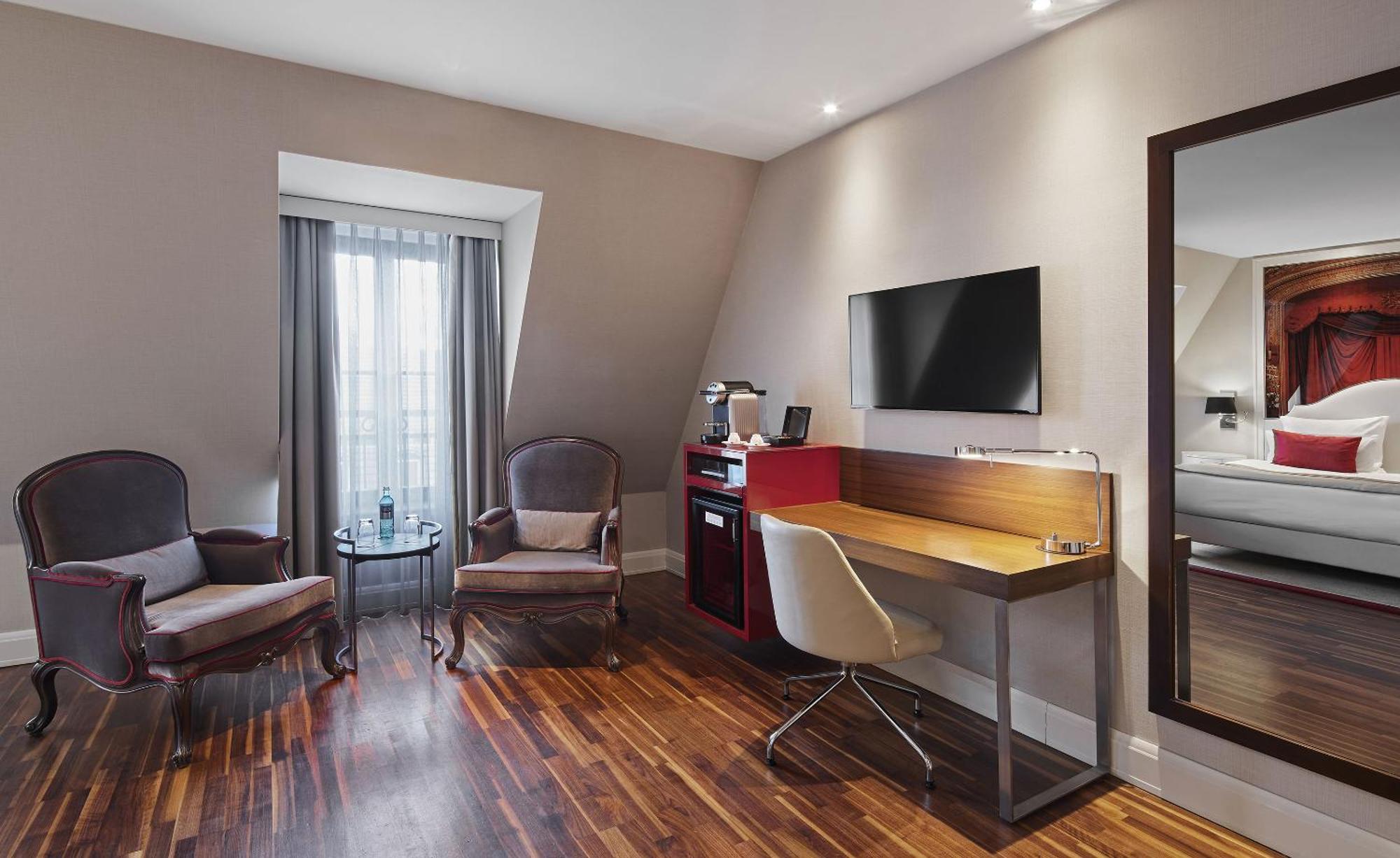 ไททานิค เกนดาร์เมนมาร์ค เบอร์ลิน โฮเทล Hotel ภายนอก รูปภาพ A room at the hotel